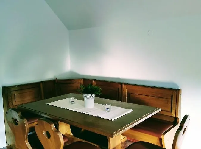 Pur Pikovo Vikendica Crna na Koroskem